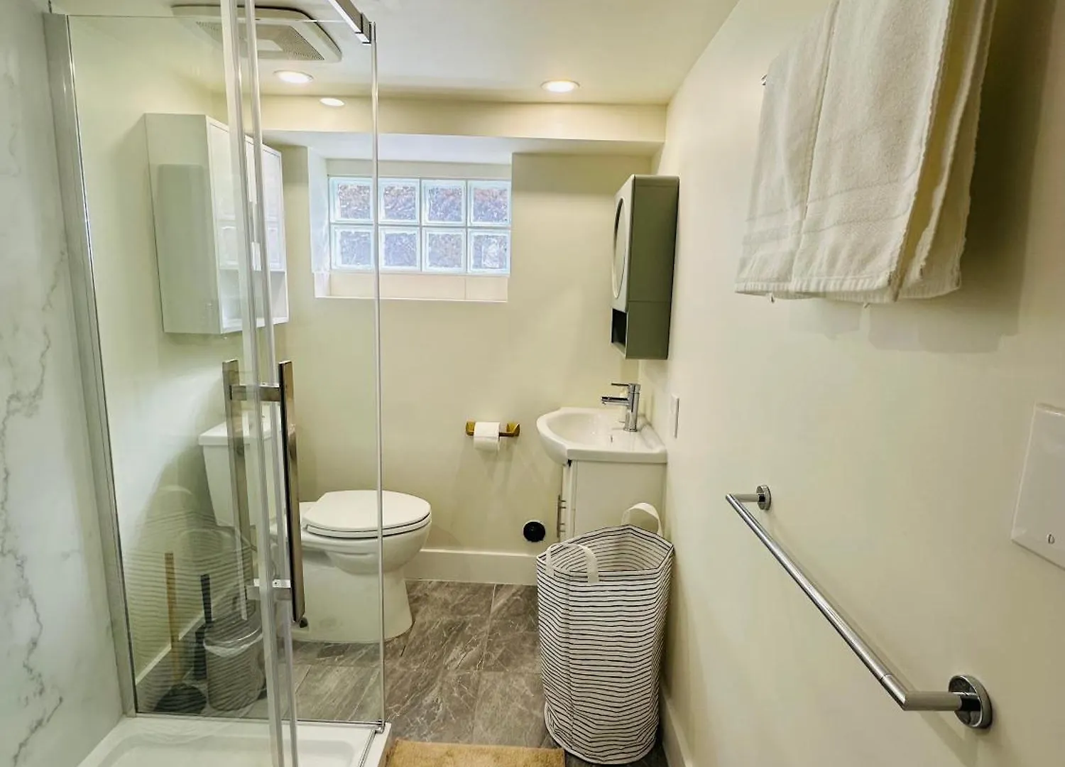 Accommodatie bij particulieren Quiet Basement Suite Steps From Quilchena Park In Vancouver