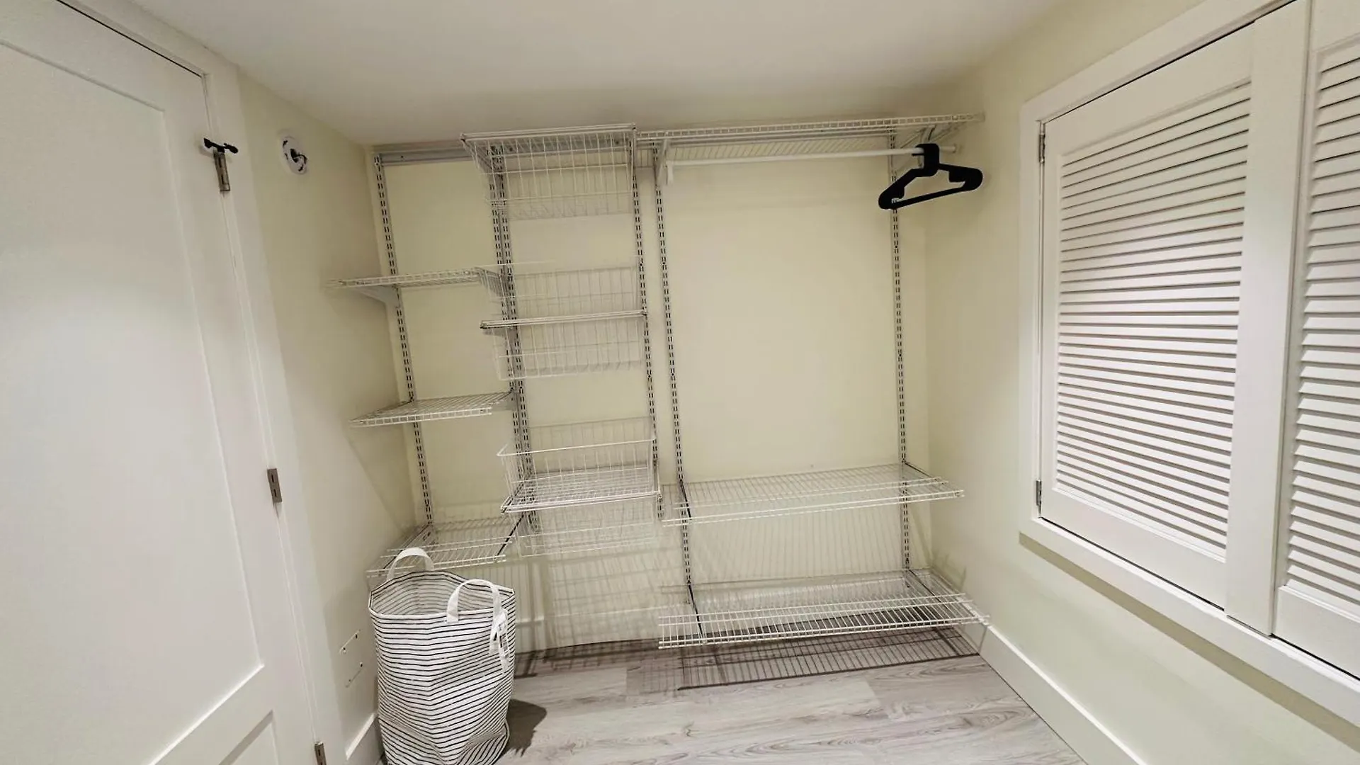 Quiet Basement Suite Steps From Quilchena Park In Vancouver Accommodatie bij particulieren